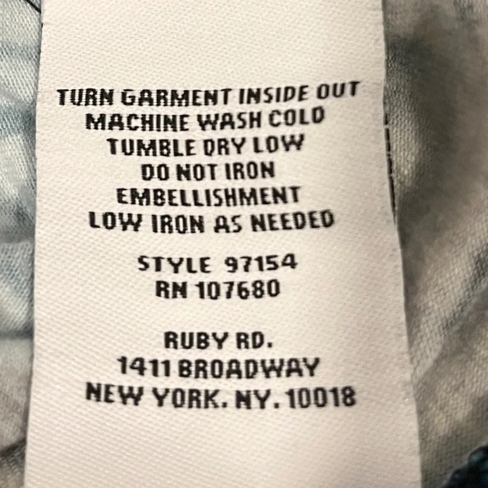 Ruby Rd. 3/4 V-Neck Top - Picture 4 of 4